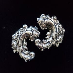 Vintage Elegant Victorian Style Clip On Earrings Silver Metal Ornate Paisley